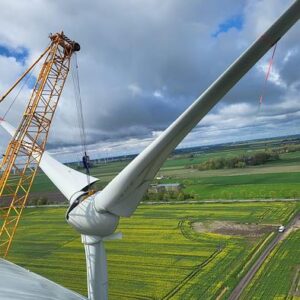 Enercon E-70 E4 rotor blades blade set including trailing edge segments